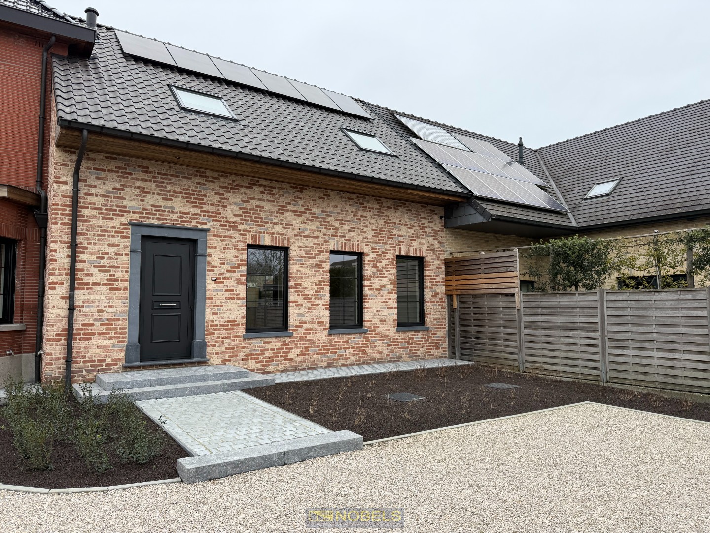 Te huur, nieuwbouwwoning met 2 slaapkamers en 2 garageboxen te Brakel - foto 2