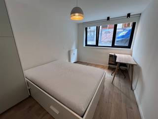 *Bezoek aan te vragen via student@immolivit.be** Alleen voor studenten Studentenkamer gelegen in de Onze-Lieve-Vrouwstraat 50, op een rustige locatie...