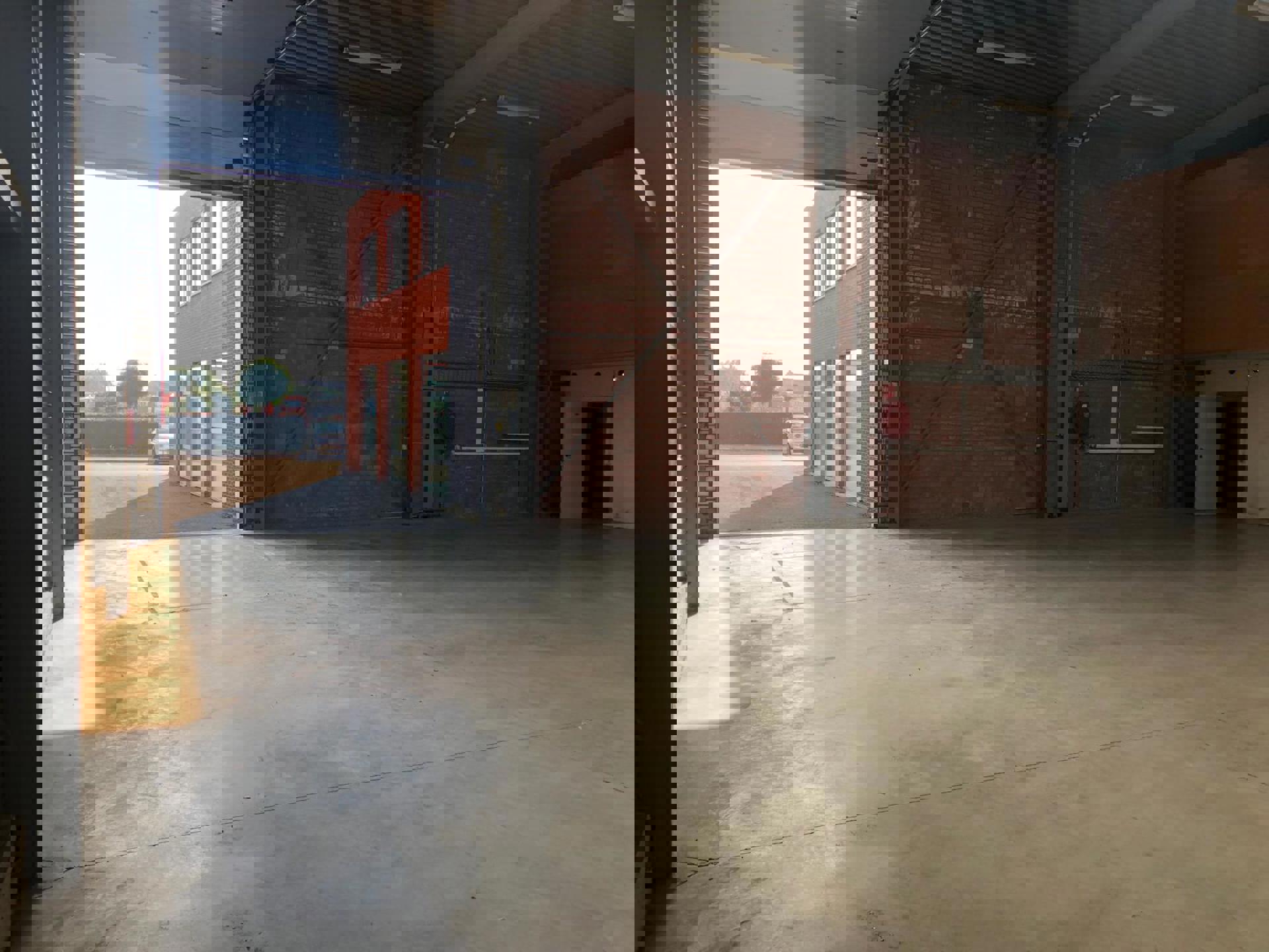 Magazijn met kantoor te huur in Puurs - foto 2