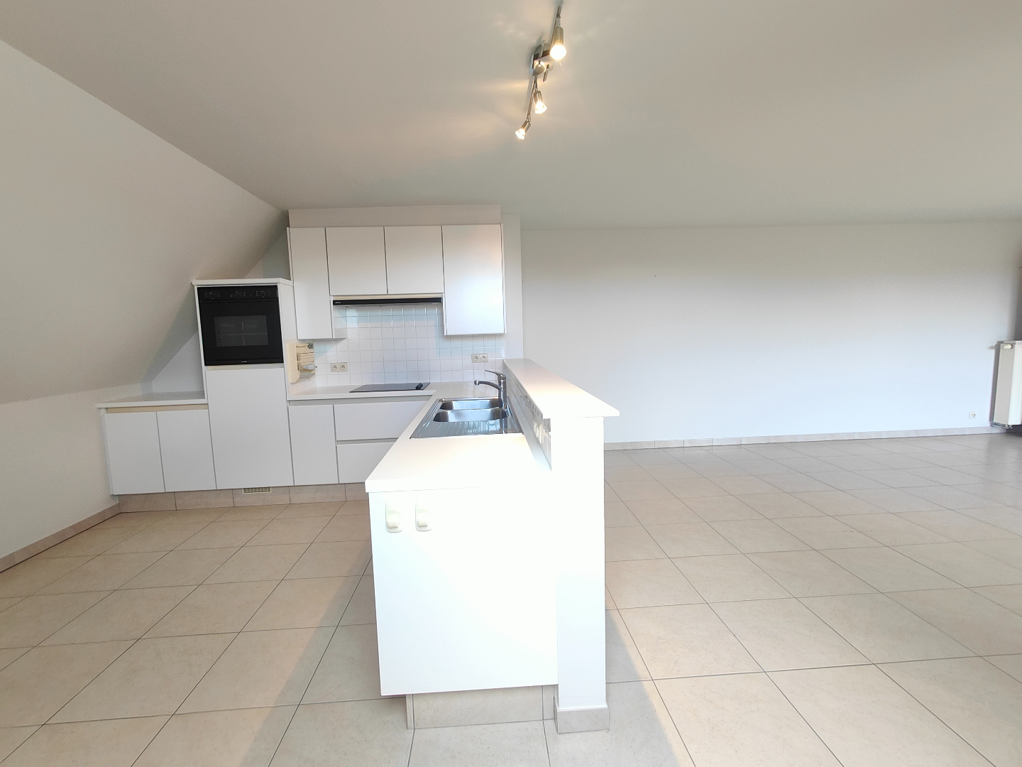 Gezellig villa appartement met gemeenschappelijke tuin - foto 3