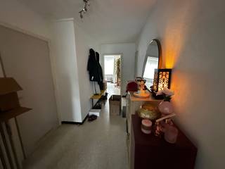 Dit goed onderhouden appartement is uitstekend gelegen in het centrum van Aalter, op een steenworp afstand van diverse winkels, gezellige...