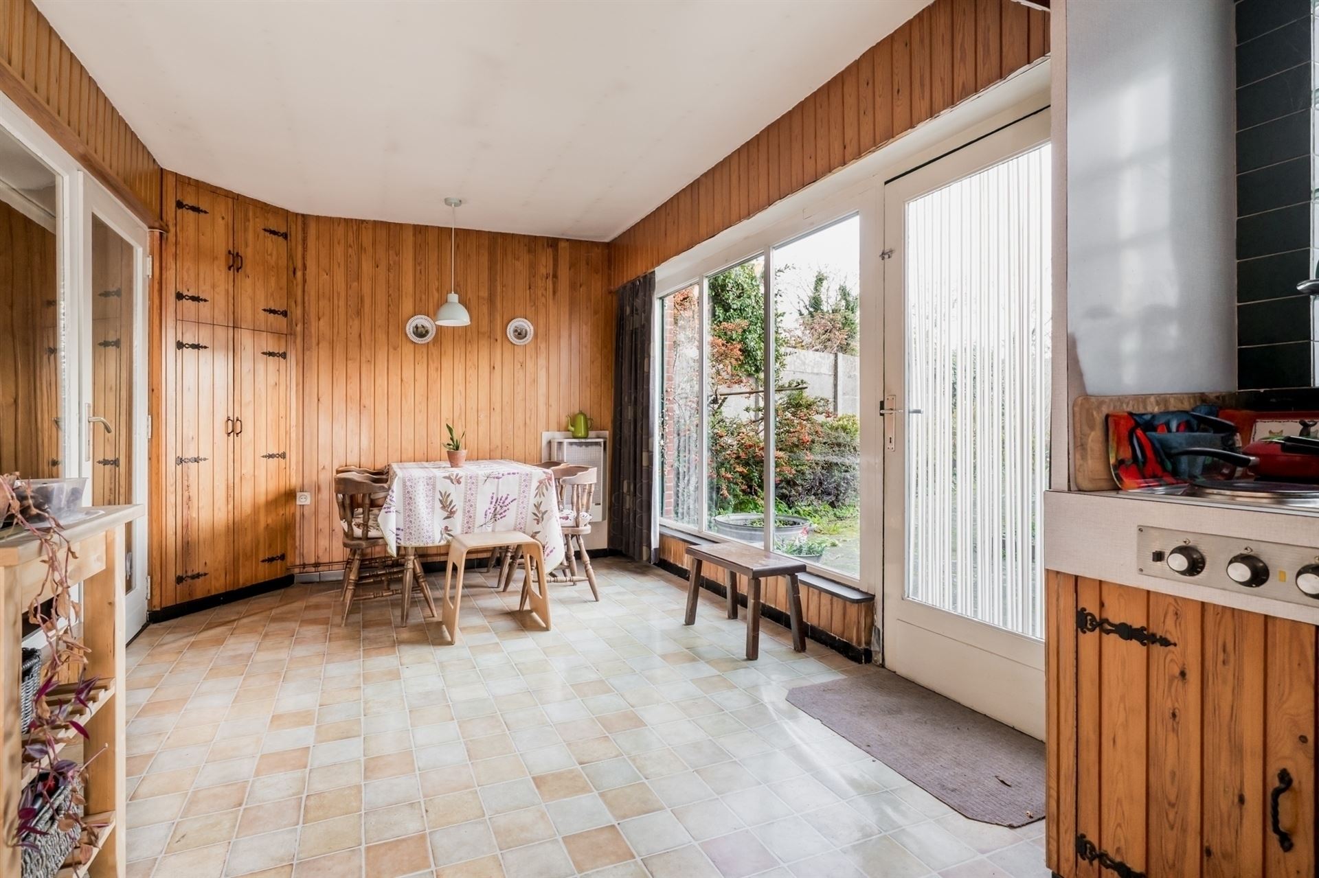 Te renoveren woning met 4 slpks en tuin. - foto 3