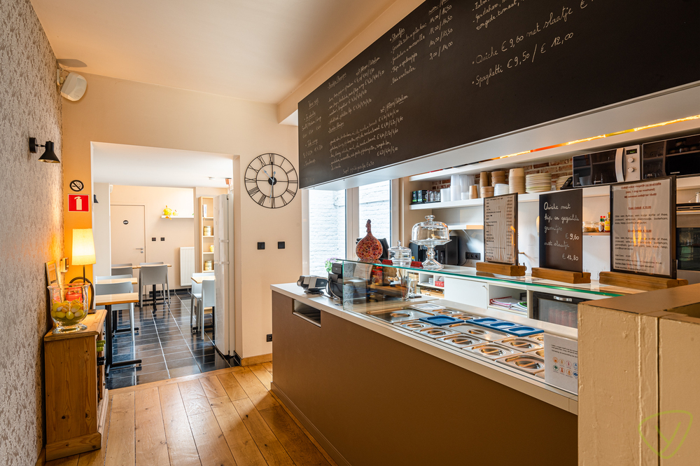 Ruime handelsswoning te koop in het centrum van Eeklo! - foto 4