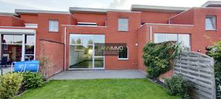 Deze leuke goed onderhouden starterswoning is gelegen in het rustige Sleidinge. De woning is gebouwd in 2001 en beschikt op het gelijkvloers over...