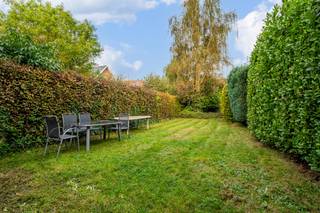 Deze woning is gelegen in een heel rustige straat in de St-Elisabethwijk op een steenworp van de oprit van de E17 en het bruisende centrum...