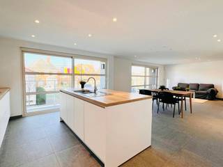 EXCELLENT BIEN ! APPARTEMENT SPACIEUX avec 2 TERRASSES et 2 CHAMBRES.Finitions avec des matériaux de QUALITÉ. Possibilité d’acheter un garage box en...