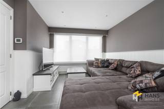 Completely renovated house (129m²) with 3 bedrooms, 2 garages and garden (145 m²) in Berendrecht. In this quiet neighborhood we find this well-kept...