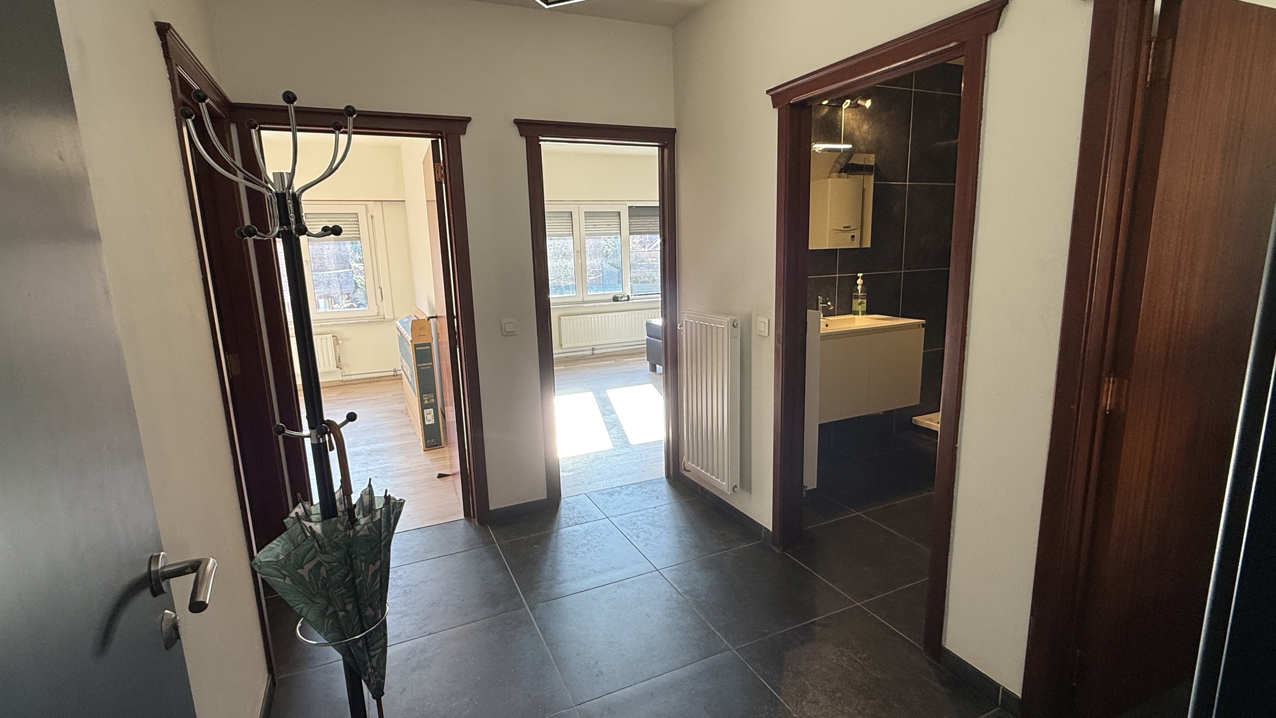 Centraal gelegen &amp; instapklaar appartement met 2 slaapkamers - foto 2