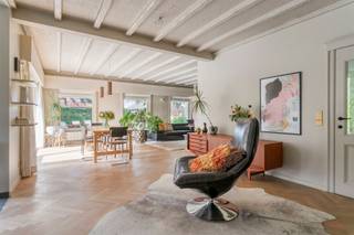 <p><span>Looking for spacious, comfortable, and modern living in a prime location in Zulte? Discover this move-in-ready family home with a beautifully landscaped garden on a 900 m² lot.</span></p><p><span>Welcome to this spacious family home, located in the sought-after residential neighborhood of De Piste in Zulte. Surrounded by greenery and with excellent accessibility, you’ll enjoy a peaceful living environment here, just a short distance from the town center, schools, shops, restaurants, and major thoroughfares. What’s more, Waregem is just 3.5 km away.</span></p><p><span>Originally built in 1978 and now almost completely renovated, this home combines the comfort of single-story living with numerous expansion possibilities. Thanks to the spacious attic and the many recent renovations, this home is fully prepared for the future.</span></p><p><span>Layout:</span><span><br />·Spacious entry hall, guest restroom, bright living area, fully equipped kitchen, storage room, 3 bedrooms (one with built-in closets), bathroom with shower, bathtub, and sink, garage with laundry area and utility room.<br />·The first floor consists of a very spacious, yet-to-be-finished attic, accessible via a trapdoor.<br />·Outside, you’ll enjoy a recently landscaped garden (just needs some grass to be seeded), a spacious driveway with an electric gate, and a practical garden shed.</span></p><p><span>Key features:</span><span><br />·Prime location in the residential neighborhood of De Piste in Zulte, where tranquility, greenery, and easy accessibility go hand in hand.<br />·The home has undergone numerous renovations in recent years, including a remodeled kitchen and bathroom, roof insulation, a natural gas condensing boiler, updated drain pipes, and the installation of a water softener.<br />·Ready for the future thanks to solar panels and a home battery, which ensure lower energy bills and a sustainable living experience.<br />·Currently, the home is lived in solely on the ground floor, but it offers various expansion possibilities.</span></p><p><span>Don’t miss this unique opportunity—schedule your viewing today!</span></p><p><span>Info<br />·EPC: Label C | 261 kWh/m² per year<br />·Urban planning information: pending<br />·Water assessment: lot score B | building score A<br />·The livable area mentioned above refers to the gross area as stated in the EPC certificate.</span></p><p><span>Want more information or to schedule a visit?</span><span> Contact Ellen at 0474 86 04 52 or <span>ellen@heritagevastgoed.be</span></span><span>.</span></p>