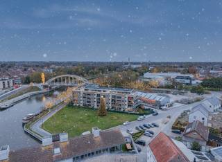 Dit instapklare appartement is gelegen langs de Leie in een rustige en aangename buurt te Harelbeke. Winkels, scholen en openbaar vervoer...