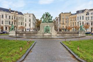 Charmant en lichtrijk appartement op de Lambermontplaats Antwerpen Zuid Op één van de mooiste en meest iconische pleinen van Antwerpen, de...