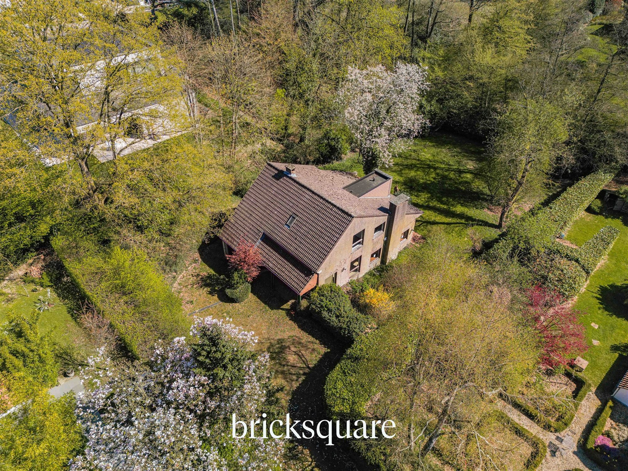 Maison à rénover sur un splendide terrain sis Drève des Chataigniers - photo 1