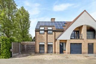 BEZOEKMOMENT 6/5 VAN 16U30 TOT 18U30 - INSCHRIJVEN VIA WEBSITE.In een rustige woonwijk in het centrum van Haasdonk bevindt zich deze verzorgde...