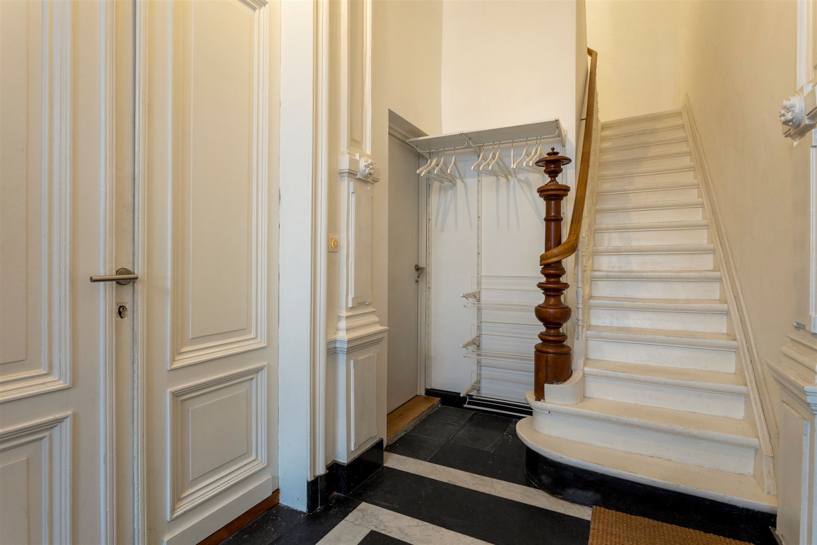 Gelijkvloers gemeubeld 1 slaapkamer appartement met tuin op A-locatie - foto 2