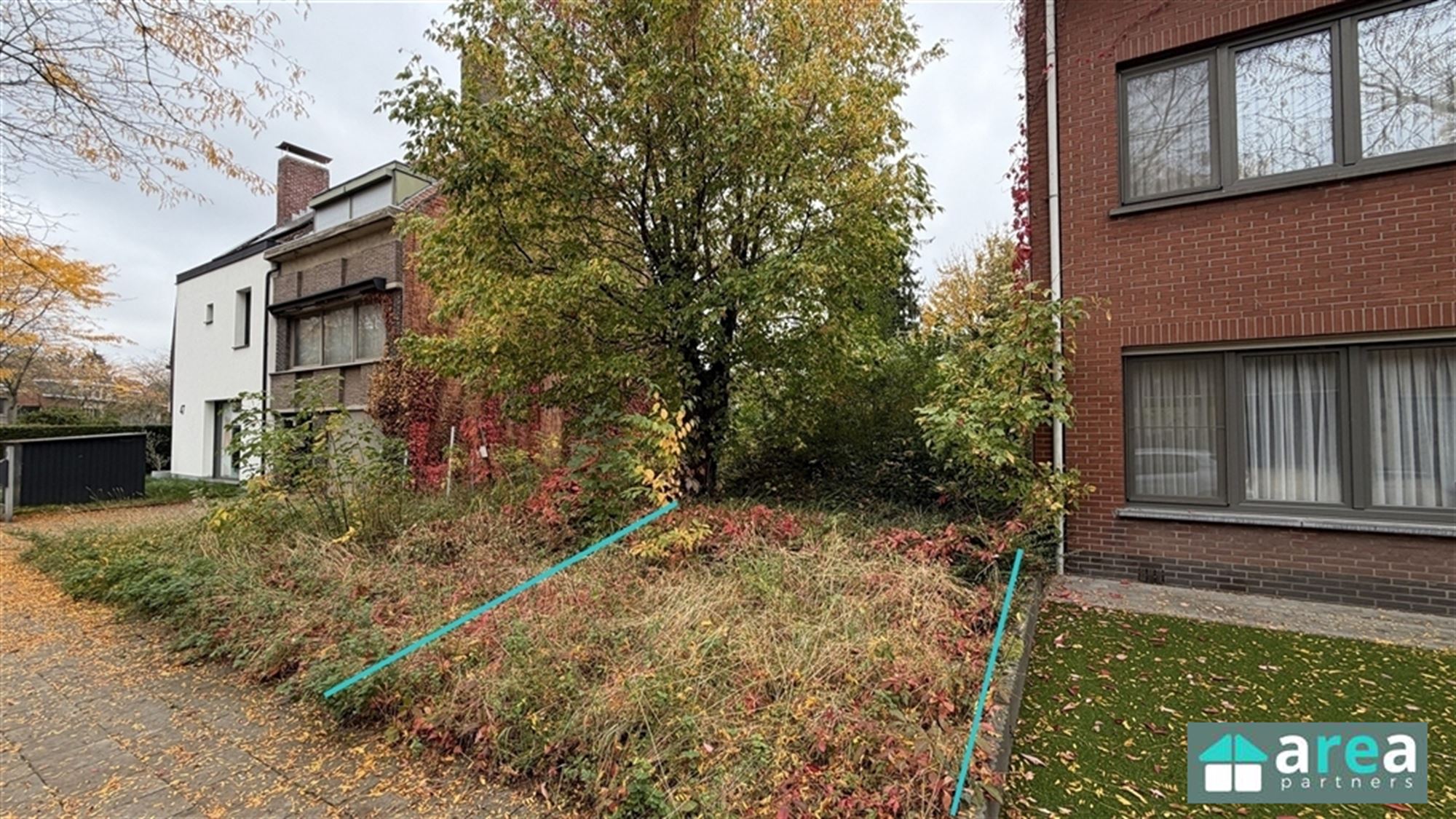 Interessante bouwgrond in rustige en gegeerde buurt! - foto 2