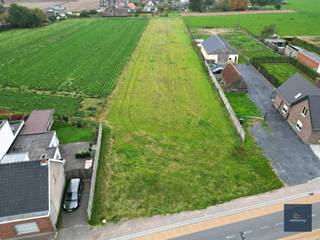 Ruim perceel bouwgrond van 4.827 m² in Oosterzele – mogelijkheid tot 2 halfopen bebouwingenIn een rustige en groene omgeving van Oosterzele bevindt...
