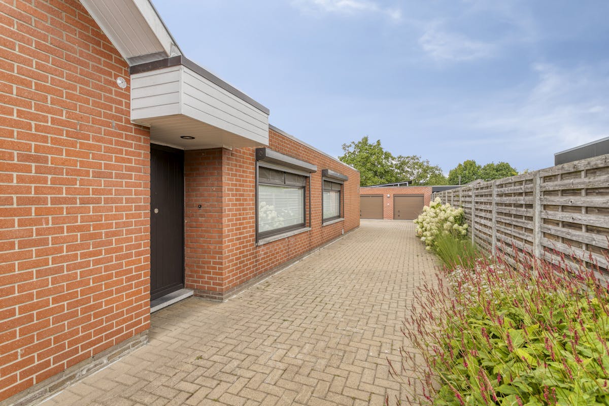 Maison individuelle avec 5 chambres à vendre à Beveren-Leie - photo 1