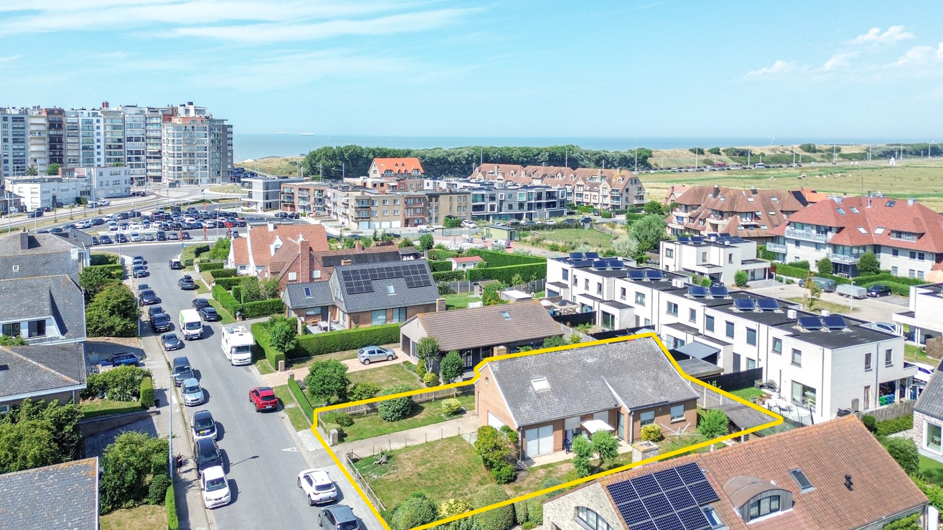 Ruime woning met 5 slaapkamers (3 gelijkvloers), zonnige tuin en topligging in Wenduine! - foto 1
