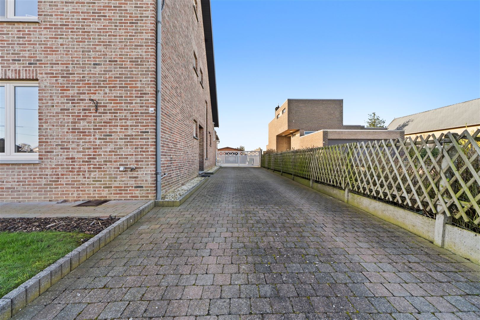 Te koop: Ruime halfopen bebouwing met 3 slaapkamers op 6a in Rijkel!  - foto 2