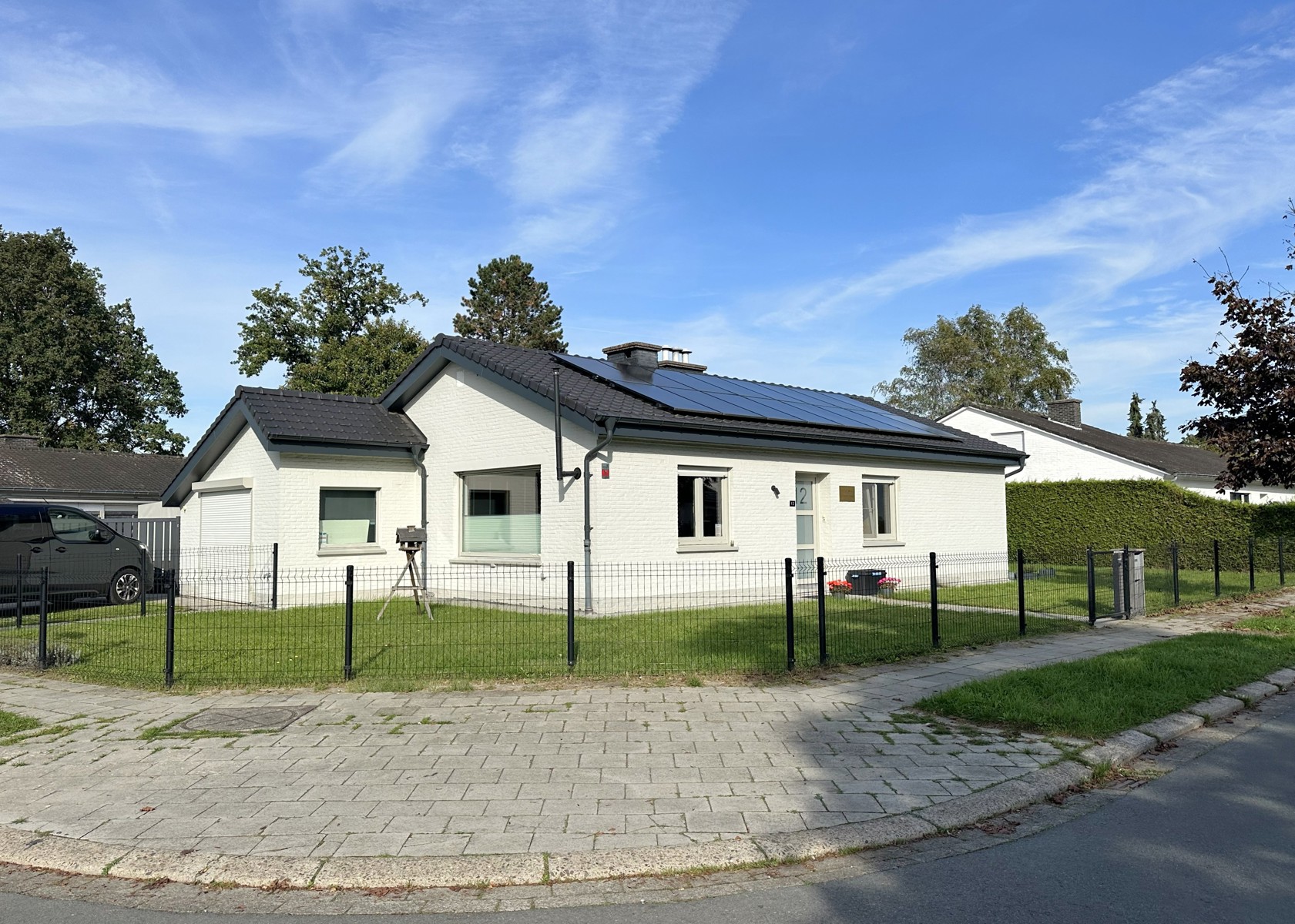 Gelijkvloerse woning op een hoekperceel met 3 slaapkamers. - foto 1