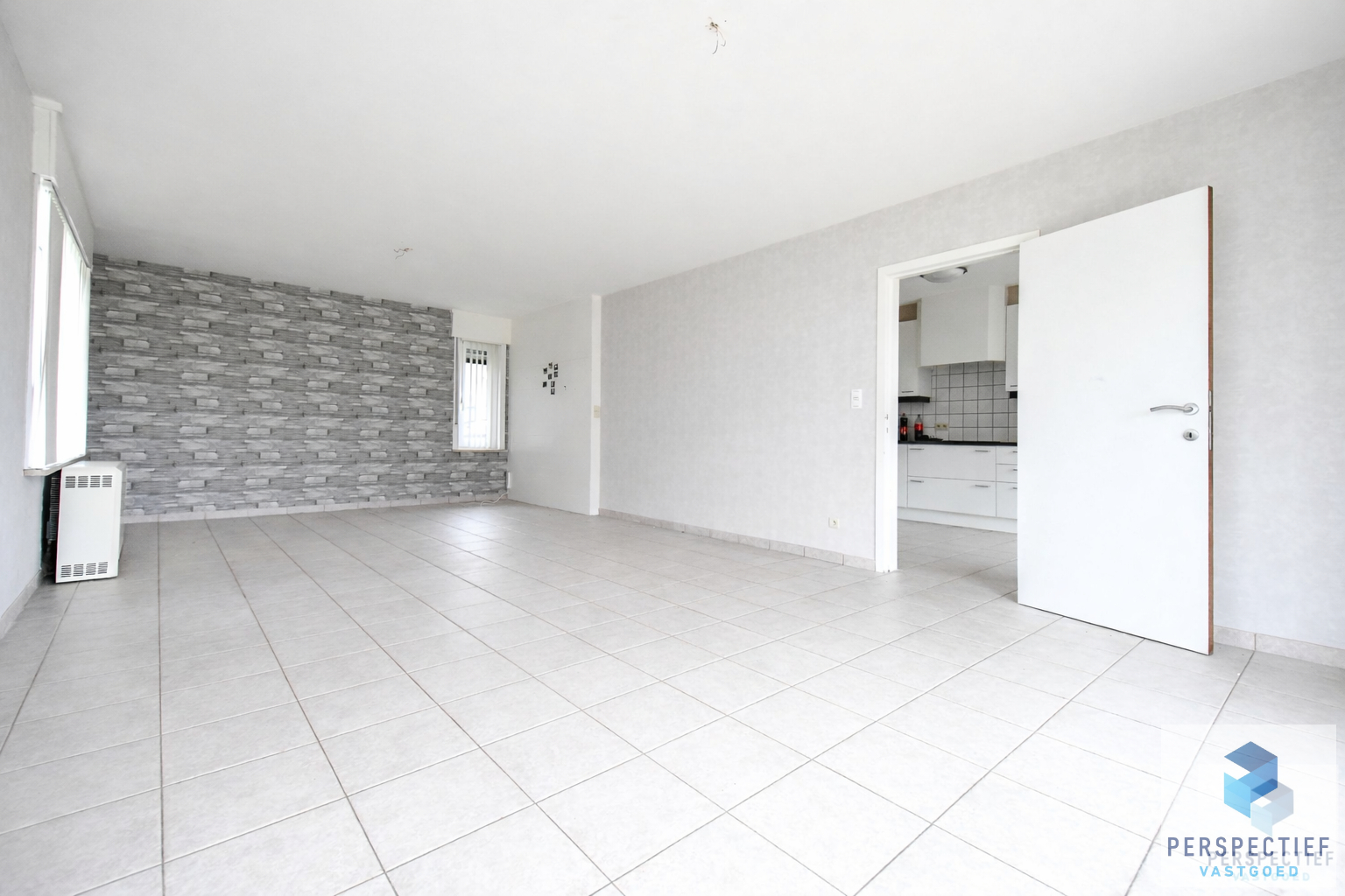 VERKOCHT IN 2 WEKEN - COMPROMIS IN OPMAAK | Opvallend ruime en lichtrijke villa met 5 slpks en grote tuin in een landelijke omgeving - foto 4