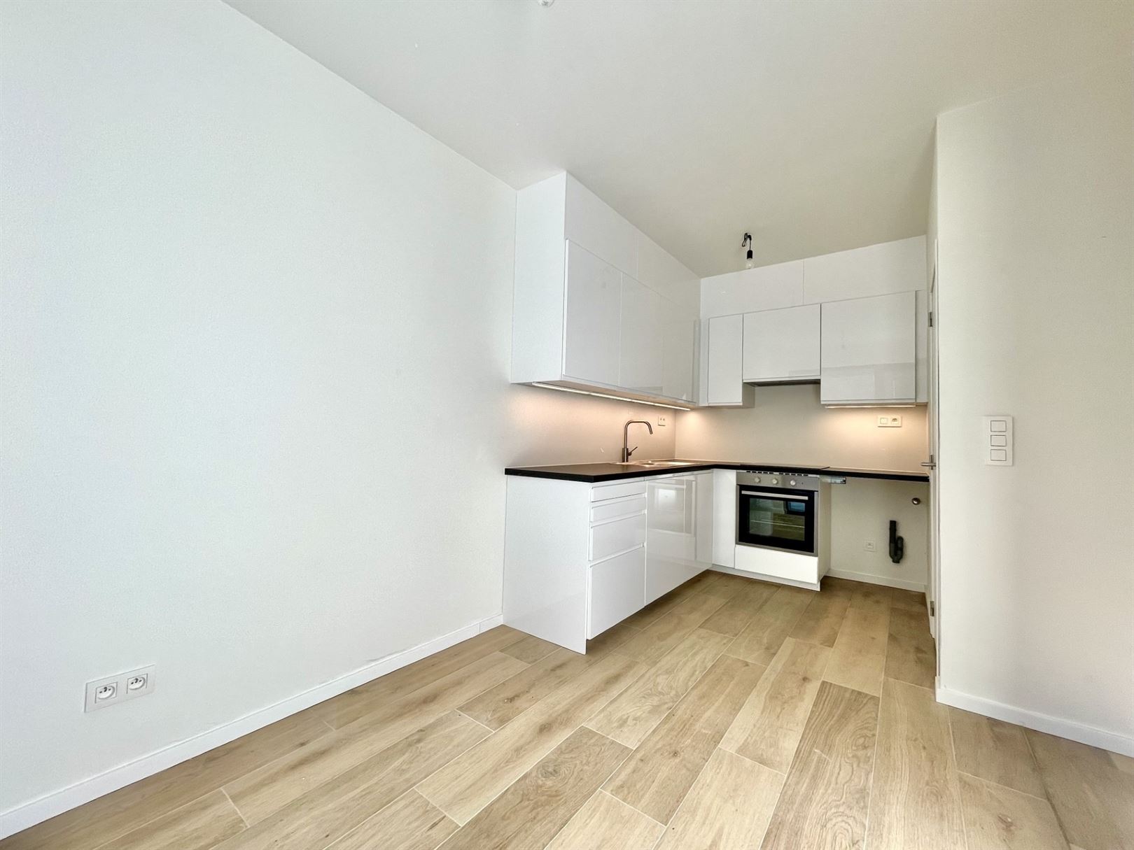 NIEUWBOUW HALF-OPEN STADSWONING 3SLK + 2 BADK + PRIVÉ PLEIN EN BERGING + STRAAT HALFMANENGANG - foto 4