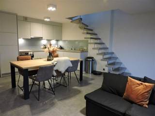 Located, in the center of Balegem(Oosterzele), at 100m from the station, you will find this duplex apartment.with 2 bedrooms, 2 bathrooms and...