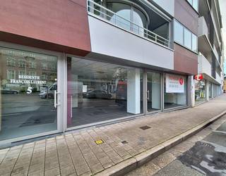 Dit kantoor aan het François Laurentplein geniet van een topligging in het hartje van Gent, tussen de Kouter en Gent Zuid.Met de populaire...