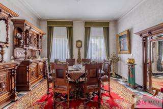 Karaktervolle te renoveren woning op een toplocatie in Koningshooikt!Bent u op zoek naar een charmante te renoveren woning op een uitstekende locatie...