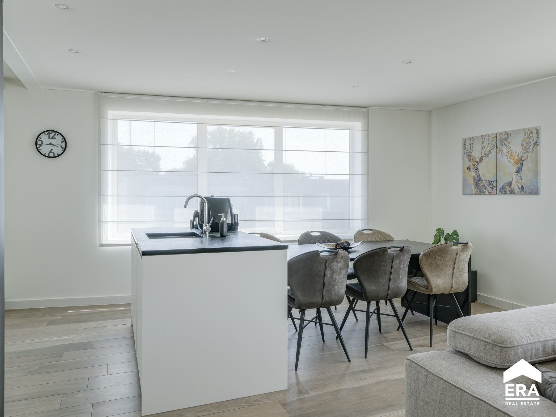 Gerenoveerd appartement met 2 slpkrs te Neerpelt-Centrum - foto 4