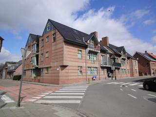 KASTEELSTRAAT 1/2.1 - SINT-ELOOIS-WINKELCentraal gelegen appartement op tweede verdiep van de residentie Sint-Elooi, nabij de kerk.Dit instapklaar...