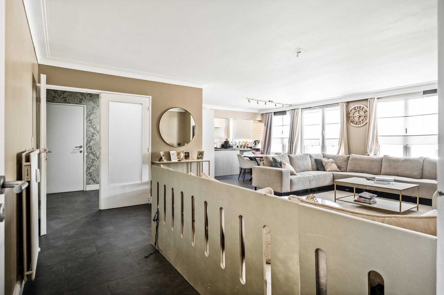 Ruim hoekappartement met veel lichtinval en autostaanplaats! - foto 5