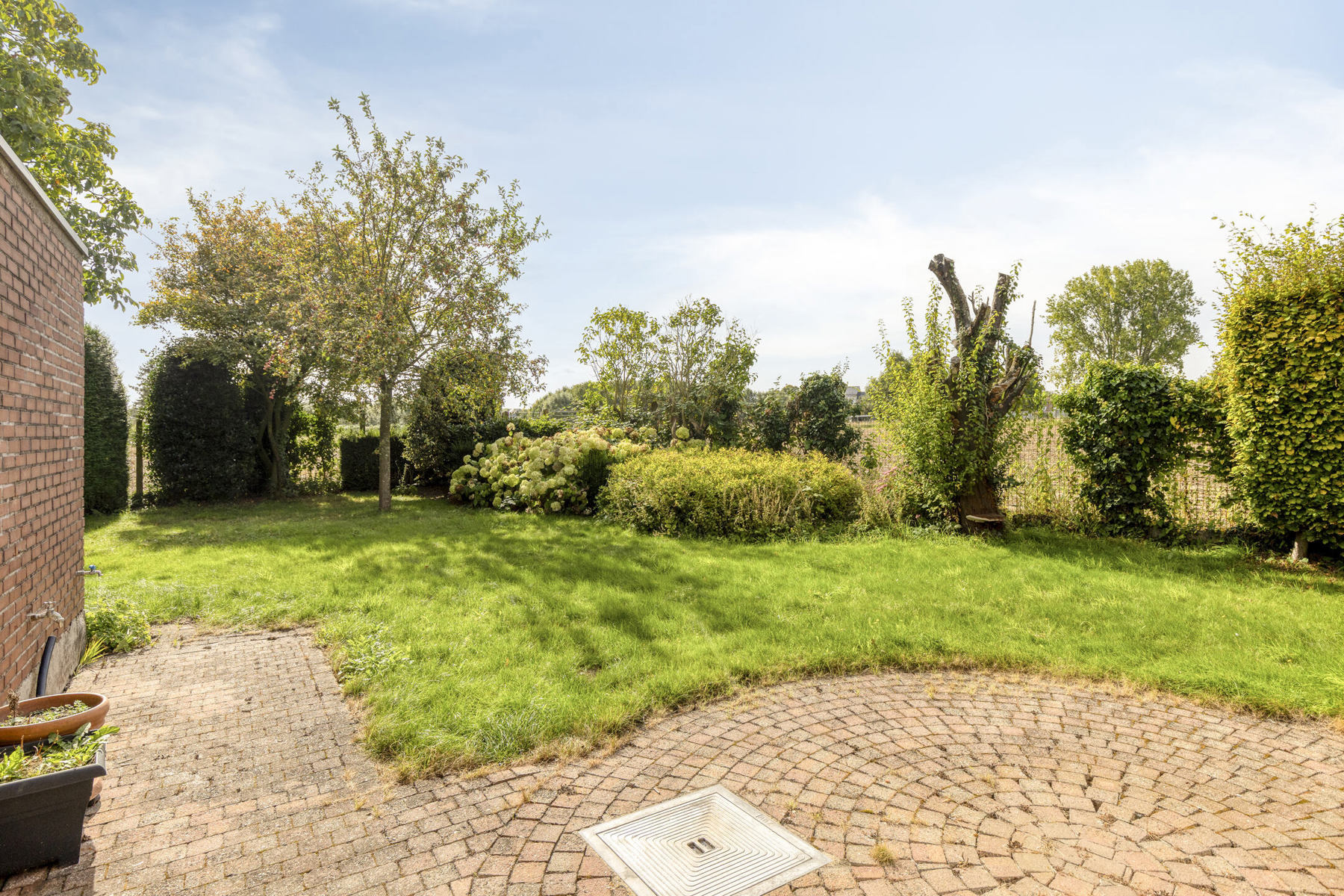 Landelijk gelegen woning in Baardegem met tuin en garage - foto 4