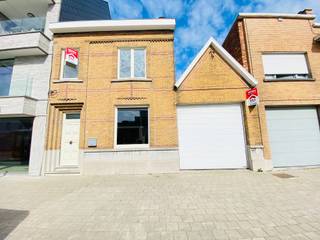 [[ DIT PAND NEEMT DEEL AAN DE ERA OPEN HUIZEN DAG OP 13/6 VAN 9:30 TOT 10:30 ]]Avelgem - Gerenoveerde woning met 4 slaapkamers te koop in het hartje...