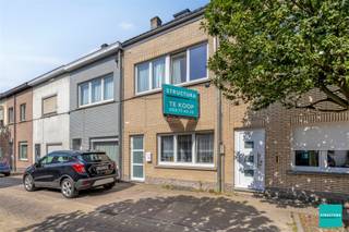 Welkom in deze charmante woning in het hart van Aalst, perfect voor wie op zoek is naar een gezellige thuis! Deze woning biedt u 131,5m²...