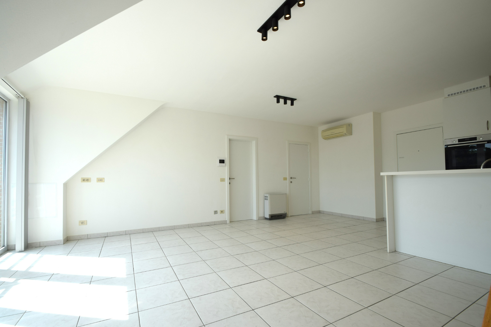 Lichtrijke duplex op centrale ligging in het centrum van Houthulst - foto 4