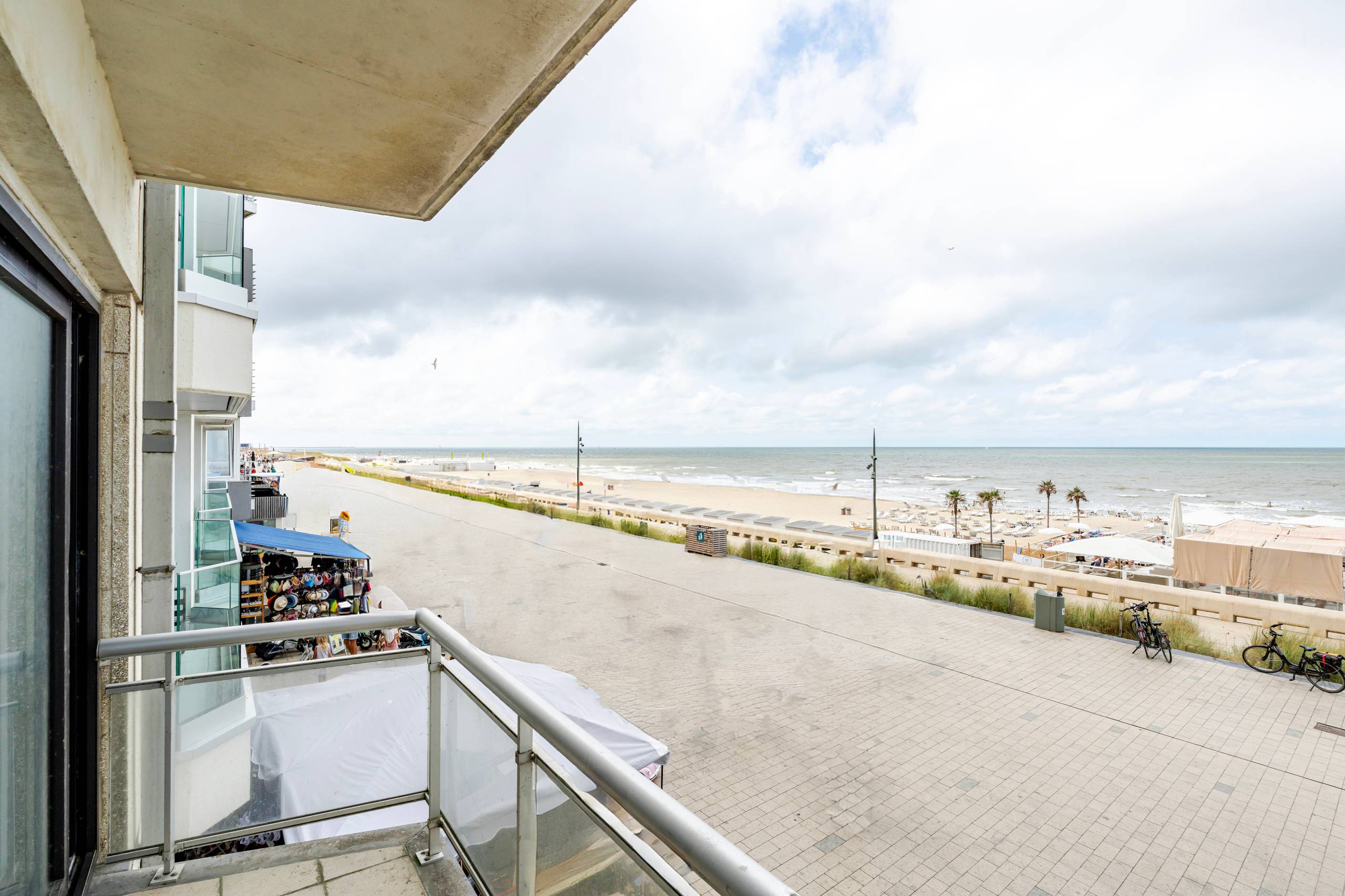 Doorloopappartement met frontaal zeezicht in Westende - foto 4