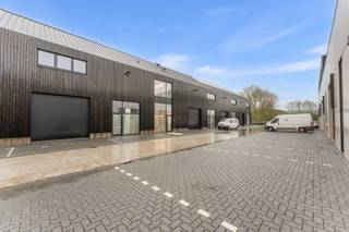 [[ DIT PAND NEEMT DEEL AAN DE ERA OPEN HUIZEN DAG OP 6/12 VAN 14:30 TOT 15:30 ]] Deze bevindt zich in het Enjoy Business Park van Veurne, aan...