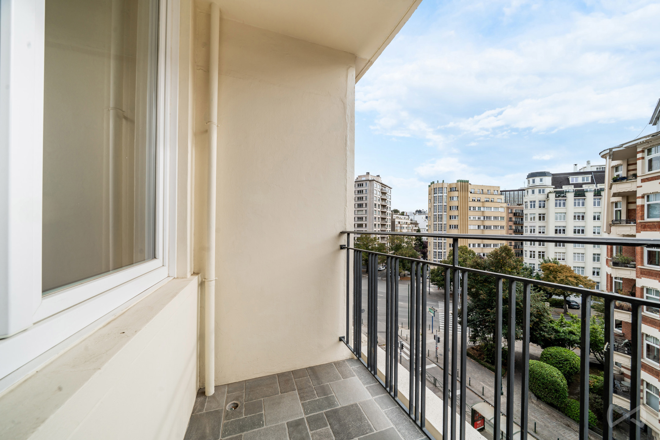 Elsene - Mooi gerenoveerd appartement met 2 slaapkamers - foto 3