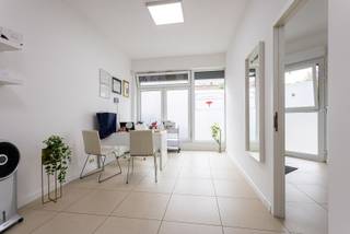 Bent u op zoek naar een goed gelegen handelsgelijkvloers/kantoorruimte? Dan stellen we u graag uw toekomstige locatie voor! Ideaal als...