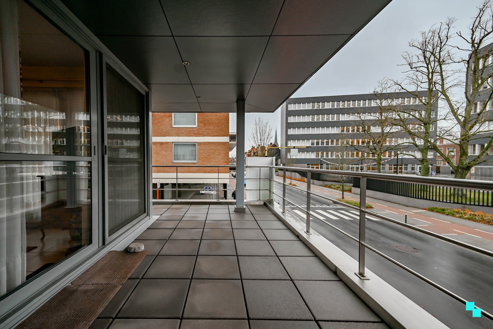 Ruim en instapklaar tweeslaapkamer appartement in hartje Izegem - photo 5