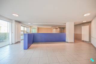 Ondernemen in het bruisende en historische stadscentrum van Tielt? Hier treffen we dit ruime kantoor dat met een beetje extra liefde, de...