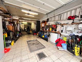 Wervik - Loods/magazijn te koopMet sectionale poort (hoogte 2,60 meter + breedte 2,85 meter)Ideaal voor wagens te parkeren of mobilhome.Momenteel...