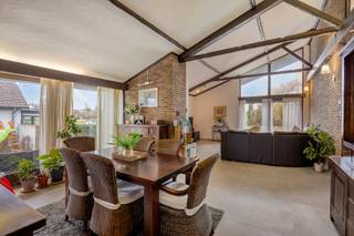 KARAKTERVOL, INSTAPKLAAR WONEN IN HET GROENE HOEGAARDEN MET 4 KAMERS EN GUNSTIG EPCOp zoek naar een vrijstaande woning met persoonlijkheid? Deze...