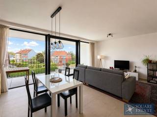<p><span>Square Estate presents this superb apartment located on the second floor of a recent co-ownership building with an elevator.</span></p><p><span>The apartment is composed as follows: an entrance hall, a beautiful living room with a fully equipped open kitchen, a night hall, two bedrooms, a toilet, a bathroom, and a terrace.</span></p><p><span>This property also includes a cellar and a parking space, both included in the rental price.</span></p><p><span>For more information or to schedule a viewing, please contact us at 02/460.42.01 or at <span>info@square-estate.be</span></span></p>
