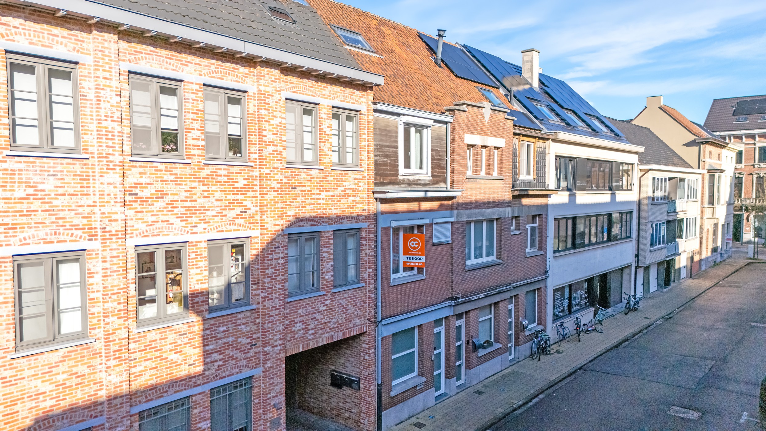 Instapklare gezinswoning met drie slaapkamers, stadstuin en op wandelafstand van centrum en station - foto 1