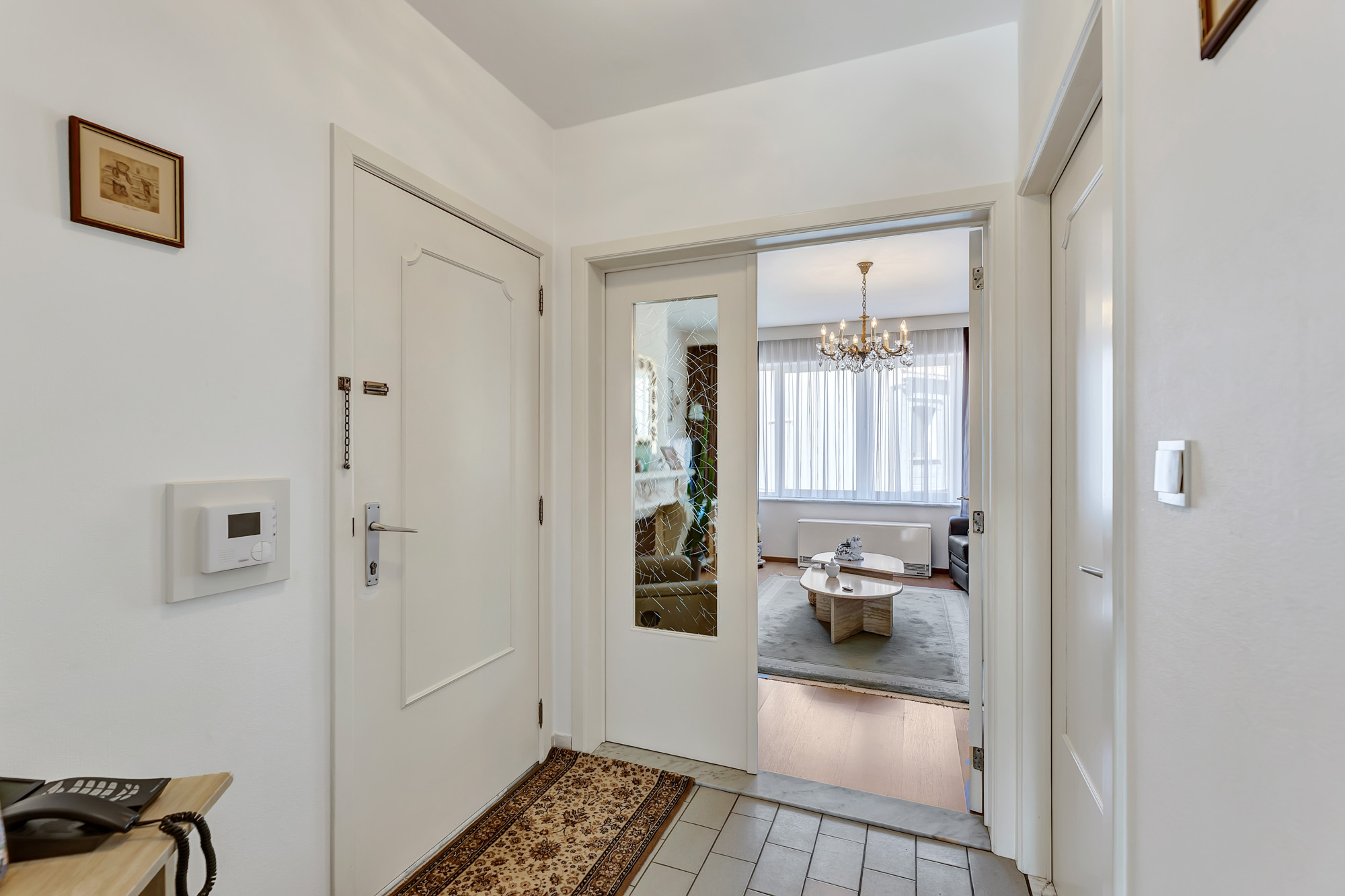 Instapklaar 2-slaapkamerappartement met terras en garage - foto 2