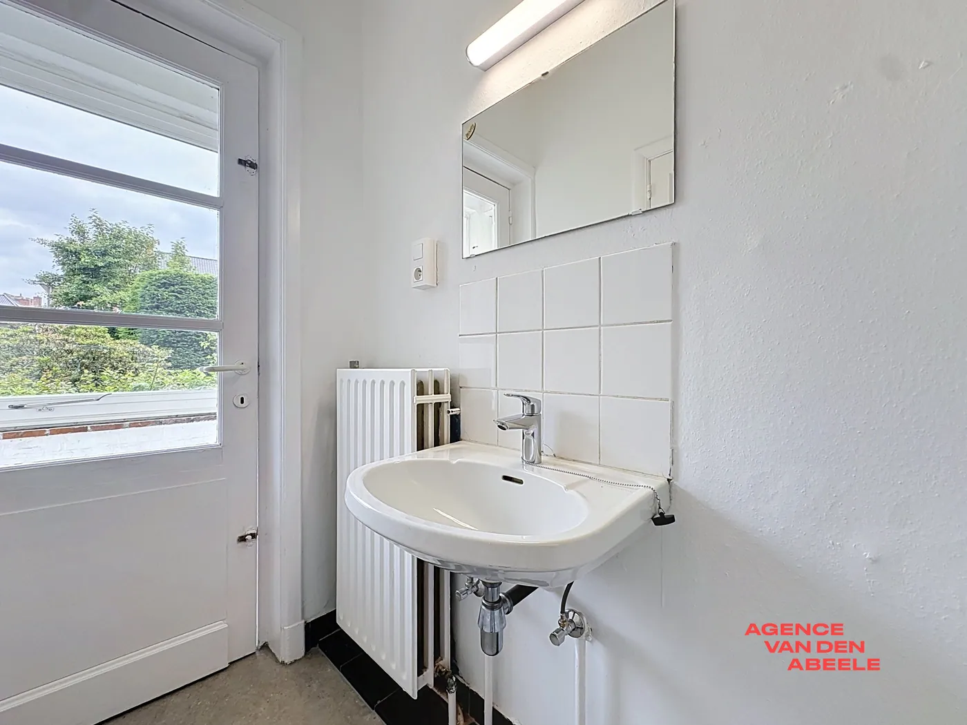 Charming 1-Bedroom Apartment in Bruges - photo 5