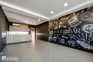 Commercial à louer à Saint-Nicolas