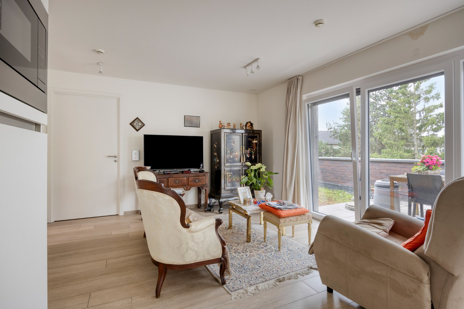 Leuke service flat met 2 SLPKS en terras in het hartje van Mol! - foto 4